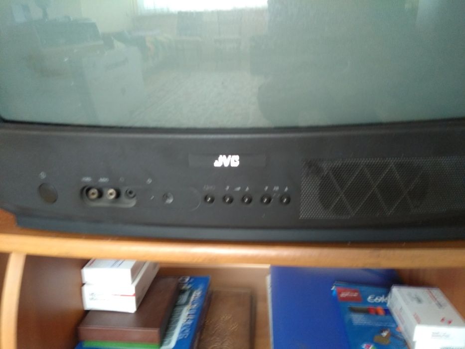 Телевизор JVC C-F20EE 20 инчов екран