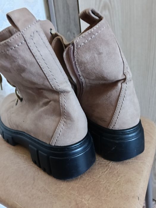 Продам женские сапоги