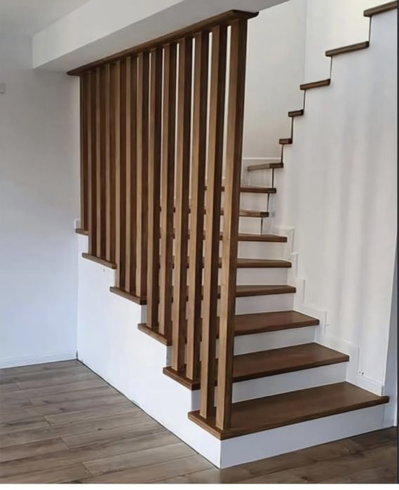 Лестница  перила  ступенки балясин