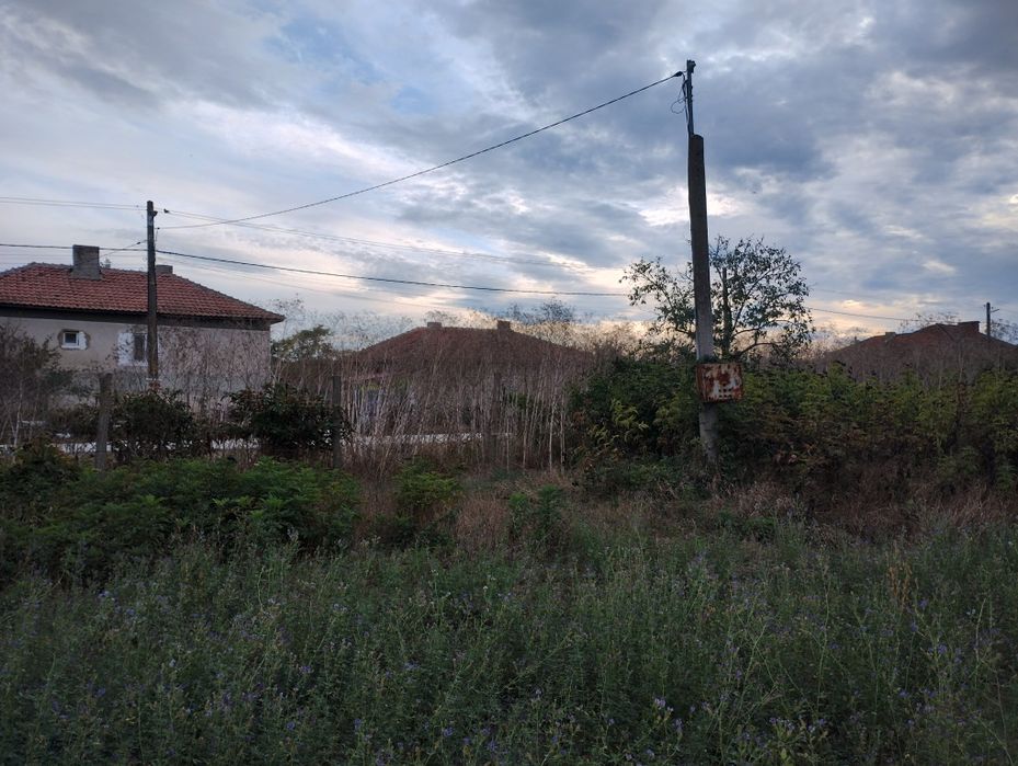 Парцел на 56 км от Варна извън регулация