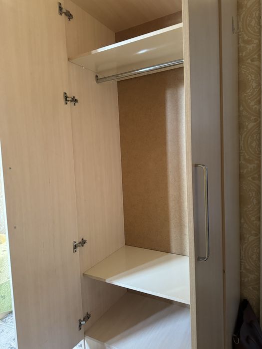 Шкаф двухдверный