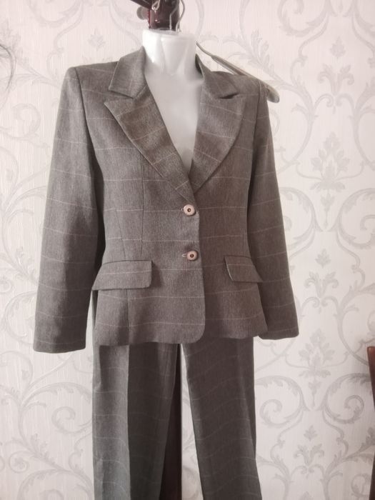Пиджак с брюками 44 размер