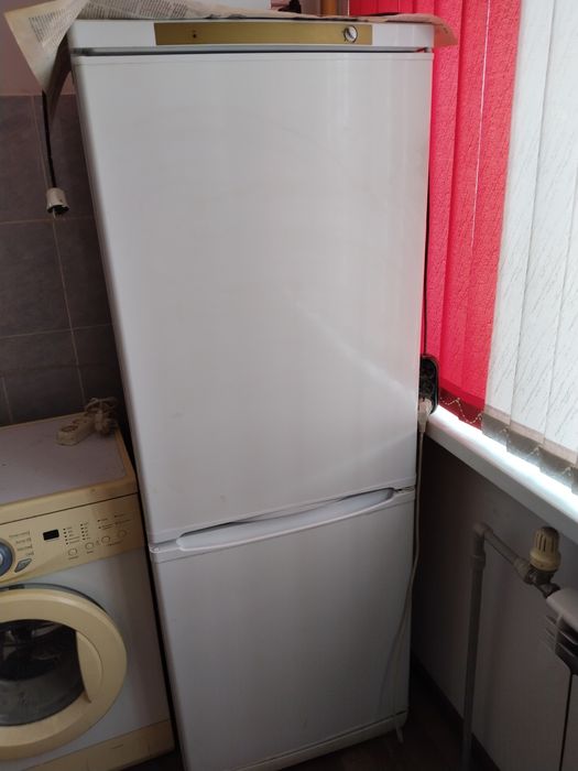 Холодильник б/у Indesit