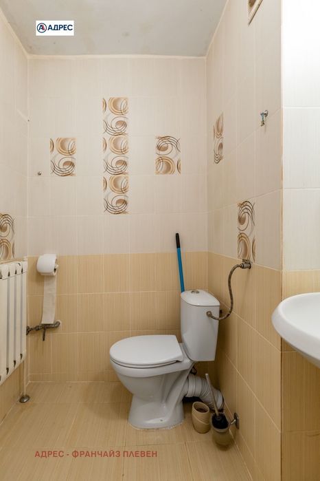 Продава се Тристаен апартамент в Плевен, 9-ти квартал - 72 кв.м за 1181 €/кв.м - Снимка #8