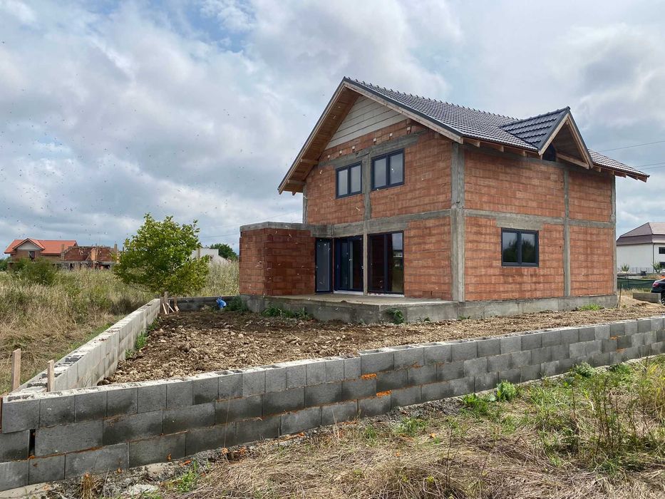Casa cu mansardă de vânzare
