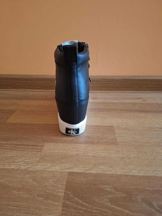 Calvin Klein кецове