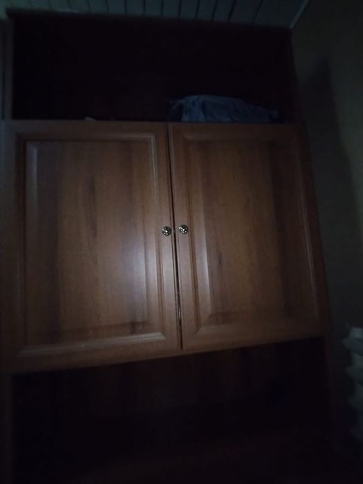 Продам шкаф дешево красное дерево!