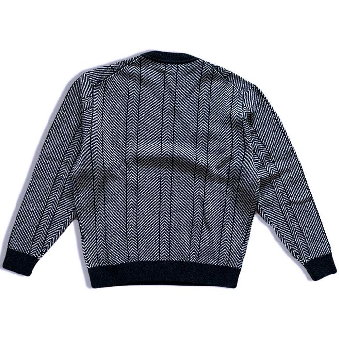 Свитер Uniqlo x JW ANDERSON
