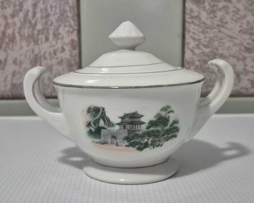 Новый чайный сервис из фарфора