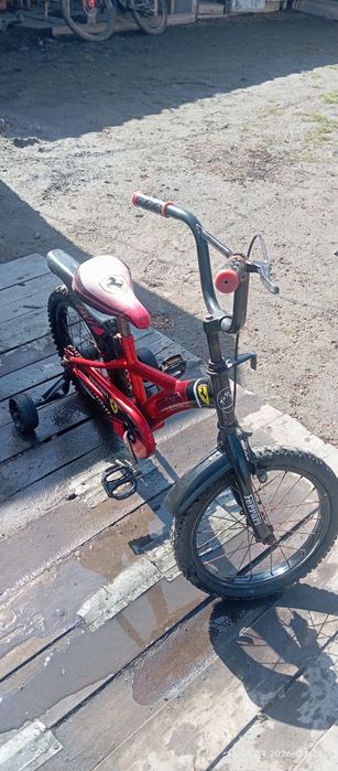 Продам детский велосипед"Ferrari" 3-6 лет.