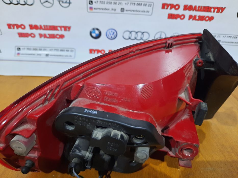 Фонарь правый на Ауди А4 В8