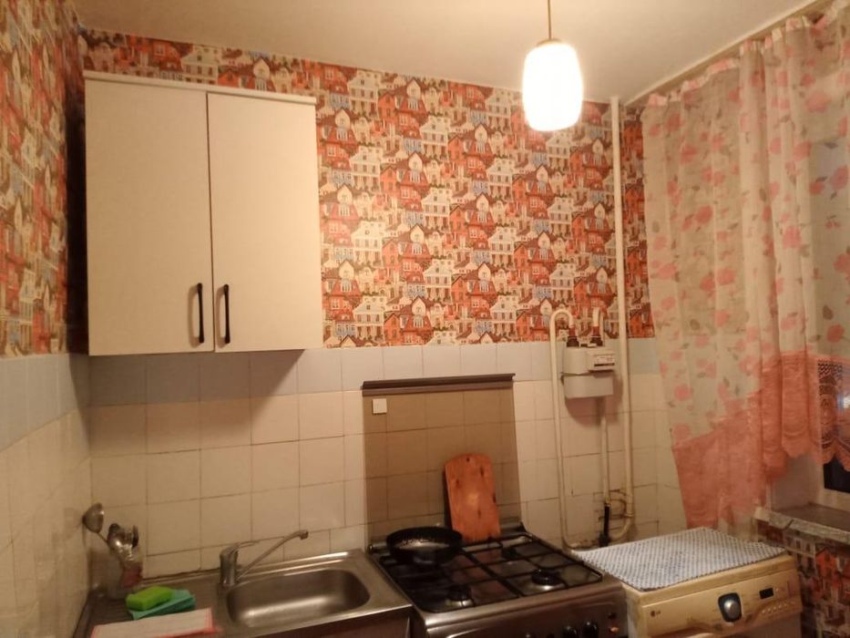 Продам 3 ком квартиру район Бэста