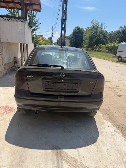 Opel Astra 1.6_16V  ZA CHASTI !!!