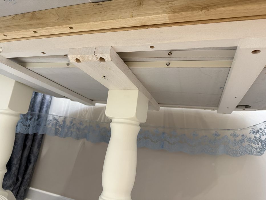 Стол для гостиной