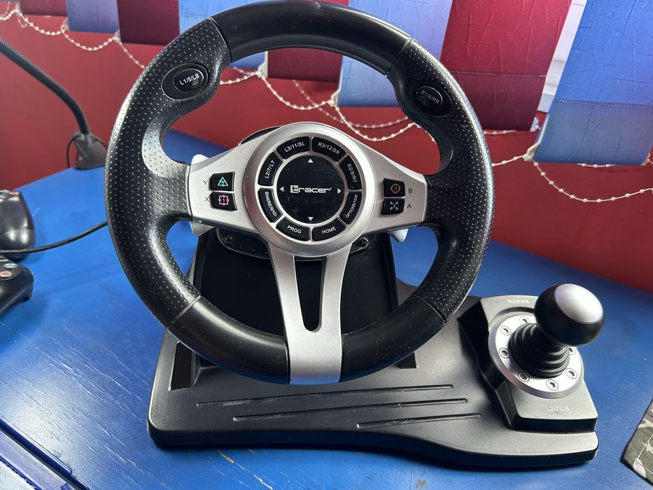 Продавам волан Tracer Roadster 4 в 1 с педали – за PC, PS3, PS4 и Xbox One