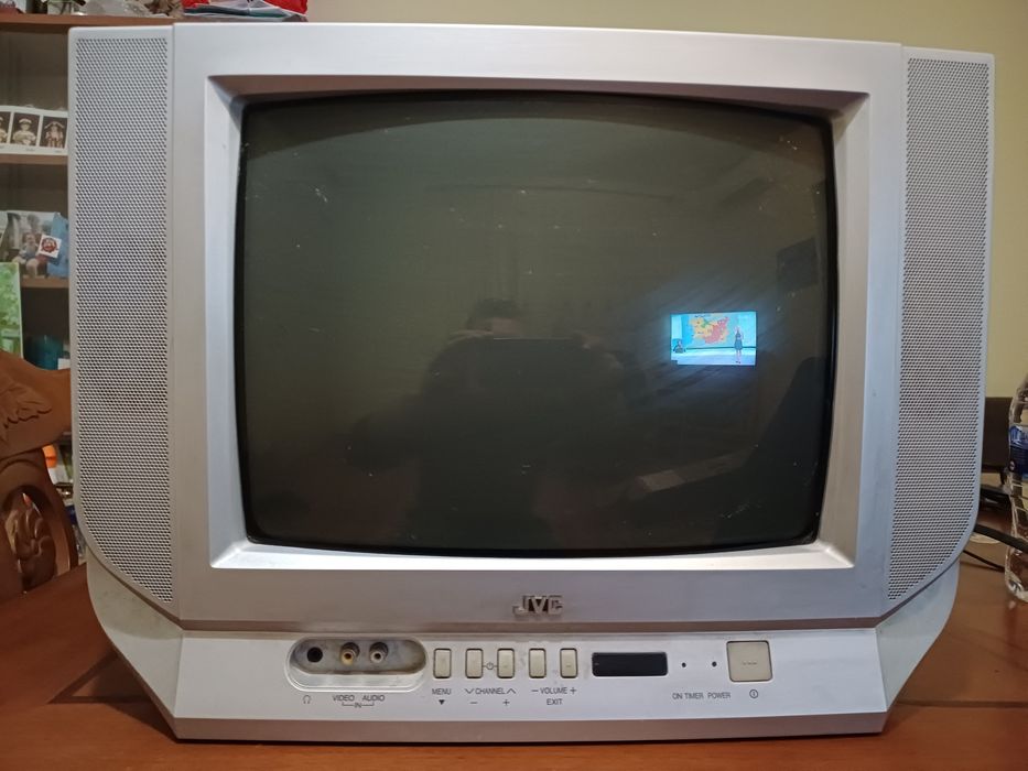 Продавам Телевизор  JVC