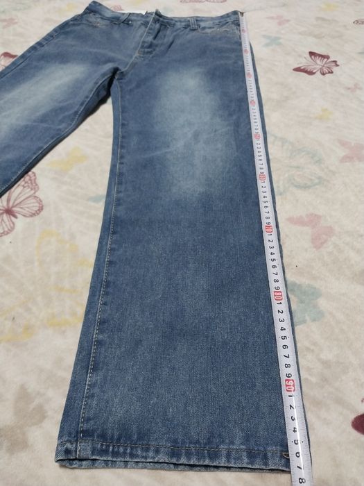 Продам джинсы трубы новые