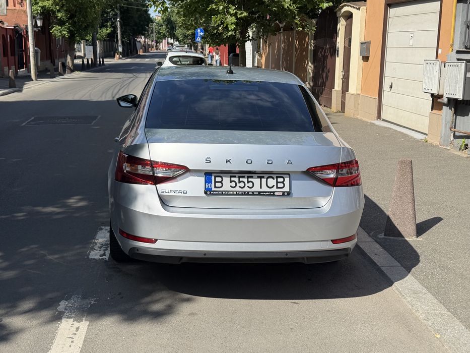SKODA Superb 2023 — imagine 4