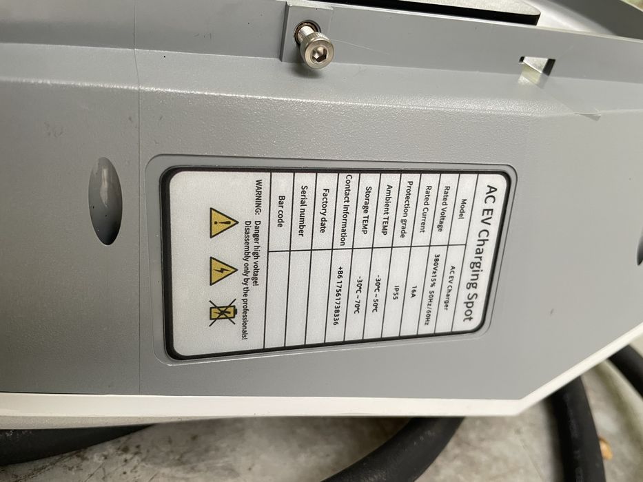 Vand incarcator de perete pentru masini electrice