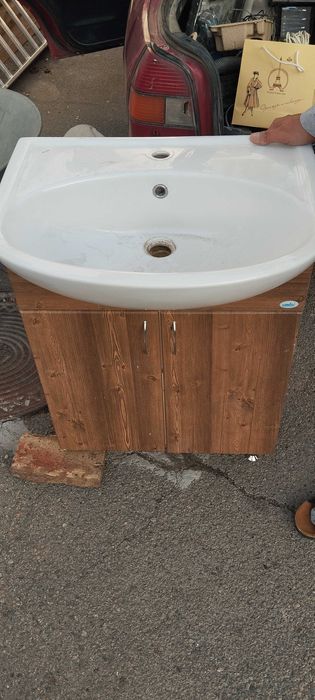 Продам раковину с тумбой