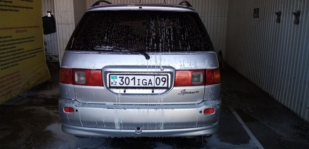 Продам машину тойота ипсум, есть торг