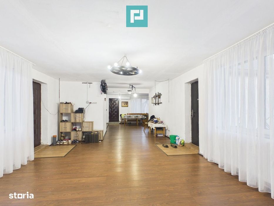 Casă din 2 corpuri cu 5 camere în  Lőkösháza