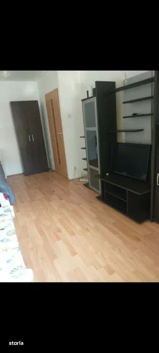 Garsoniera de inchiriat in spate la Mall Vitan