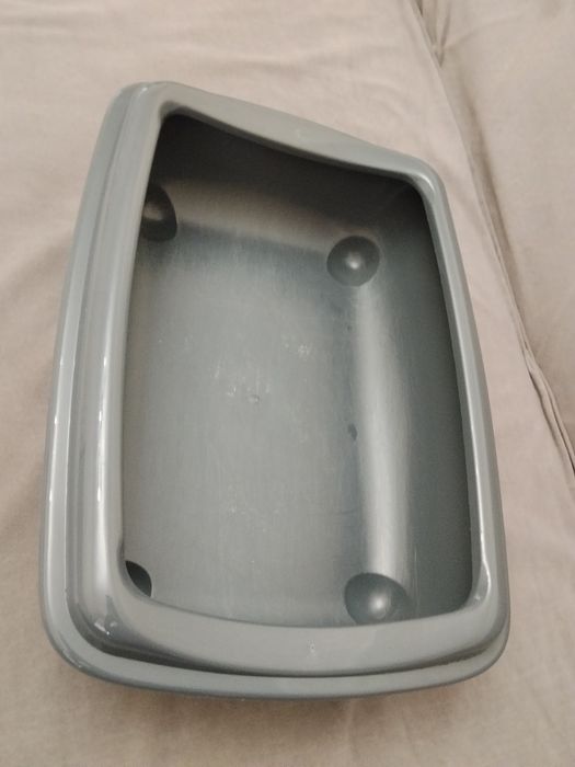 Лоток для кошек в сером цвете, размером 38*27*10 см