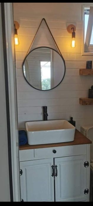 Огледало 50см с черна метална рамка и кожена каишка