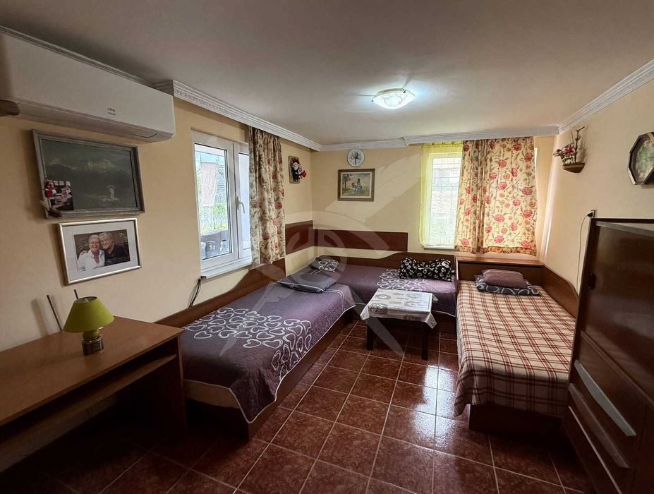 Двуетажна къща в с. Скутаре 92455