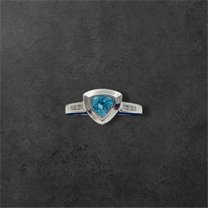 пръстен от 14-к. бяло злато, с диаманти и аквамарин