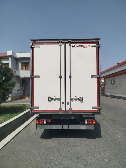 ISUZI     NPR     75