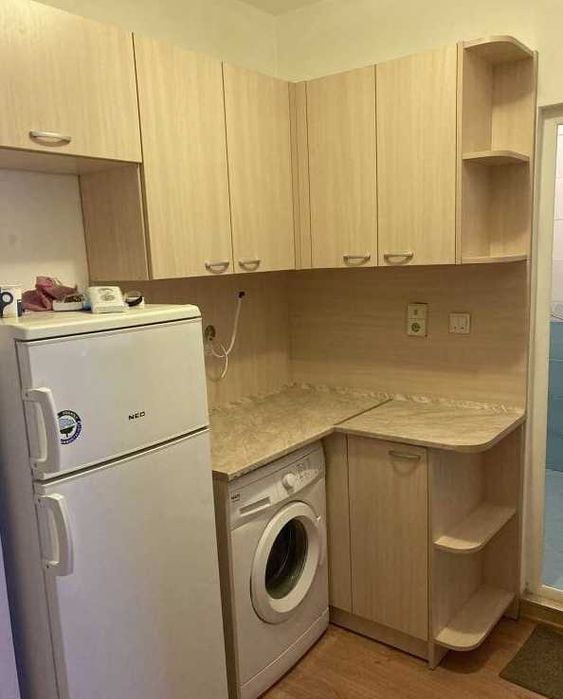 Дава се под наем Двустаен апартамент в Бургас, Славейков - 70 кв.м за 175 € - Снимка #1