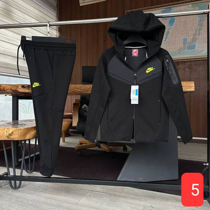 Trening pentru copii unisex Nike tech