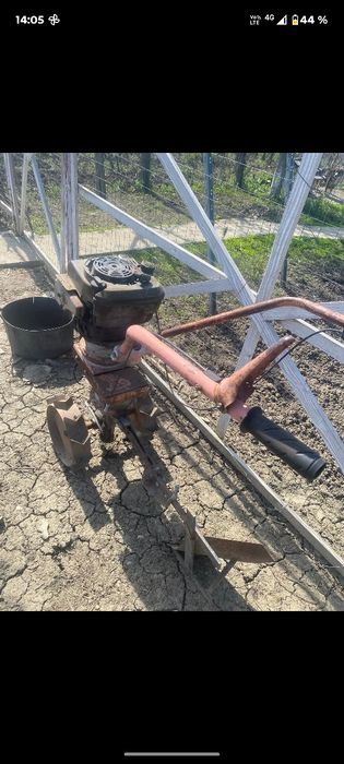 De vânzare un motocultor