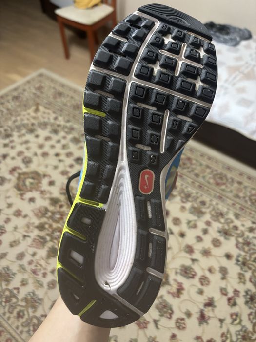 Продам крассовки оригинал Nike