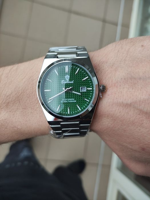 Кварцов часовник от неръждаема стомана и минерално стъкло