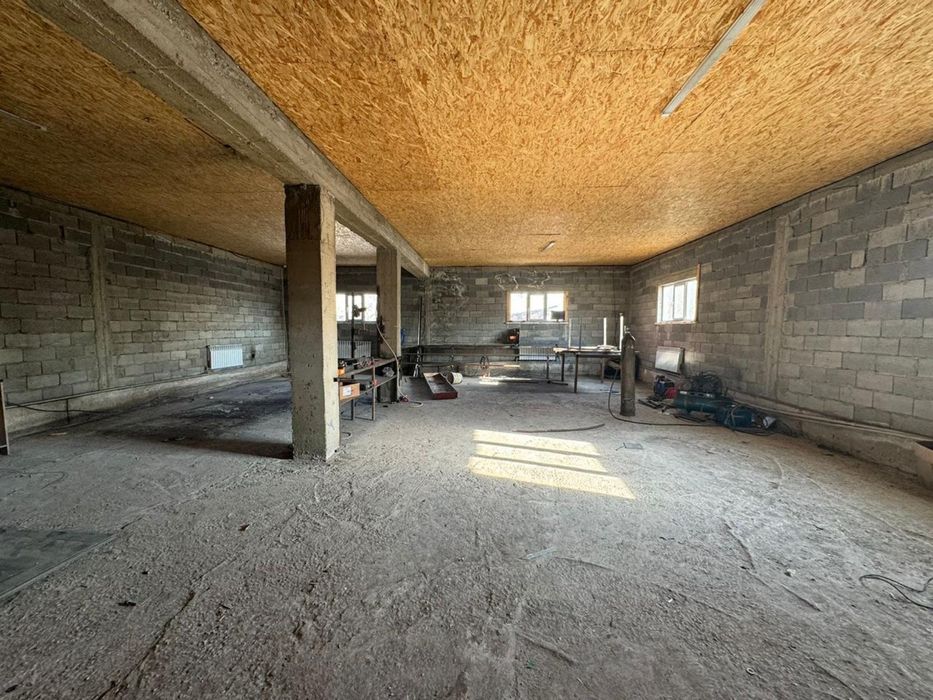 свободное помещение .