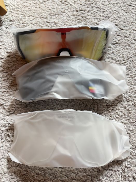 Ochelari de ciclism polarizati Queshark roz sau albastru