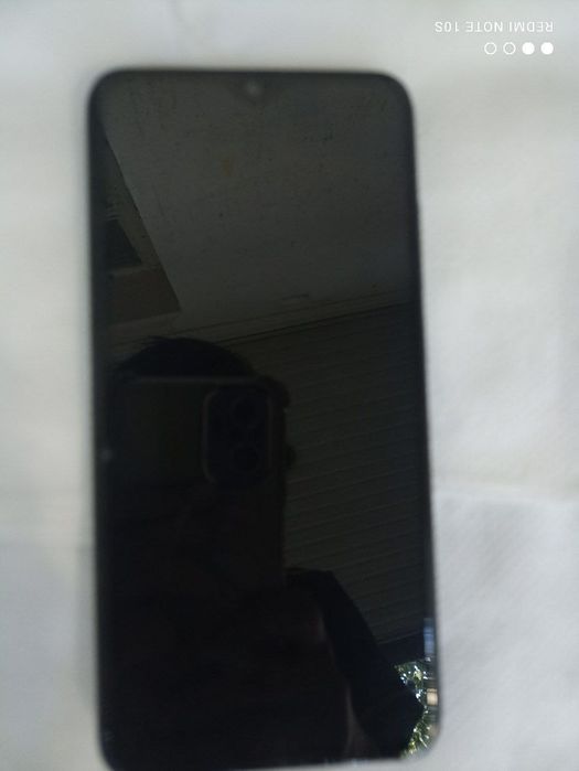 REDMI 8 Oladiganla tel qilila 500000 ming soʻm 32GB