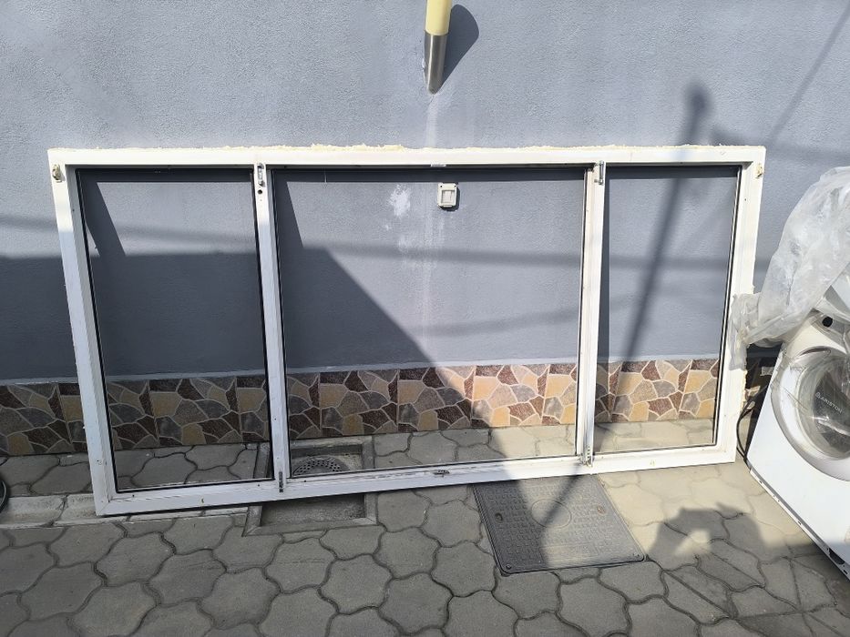Geam termopan 252x128 cu rulouri