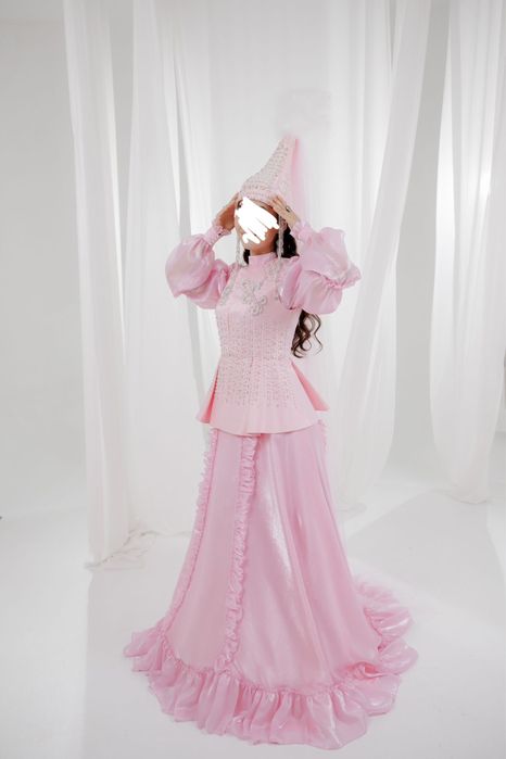 Ұзату наряд со шлейфом