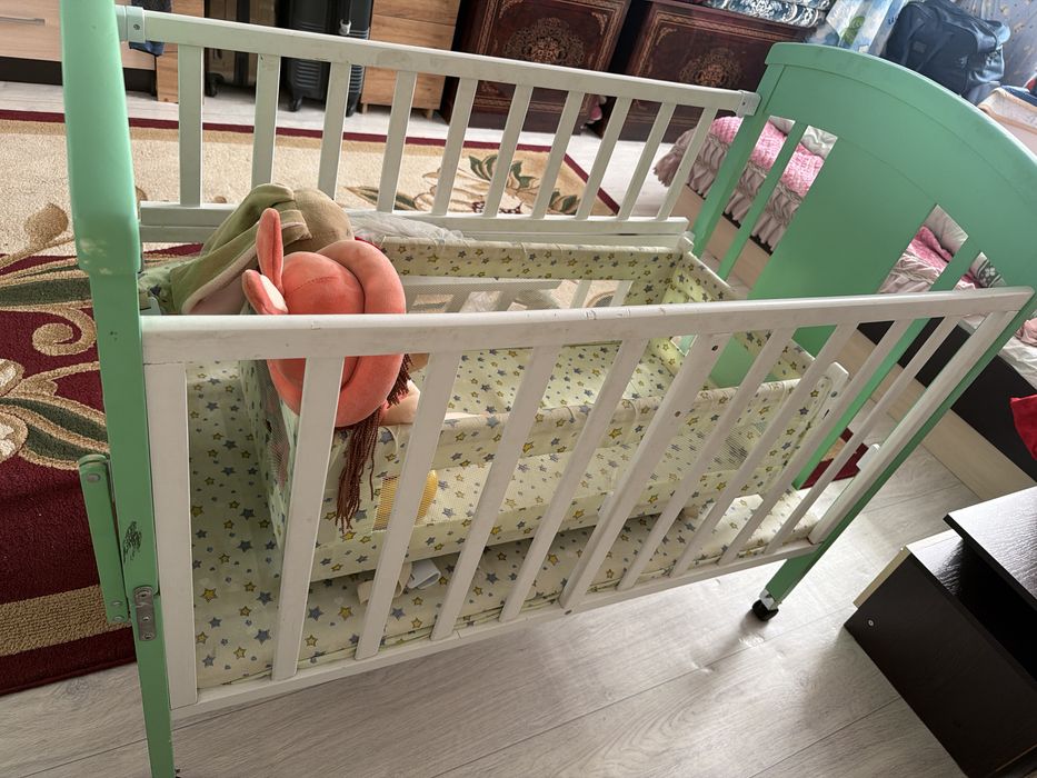 Детский кровать