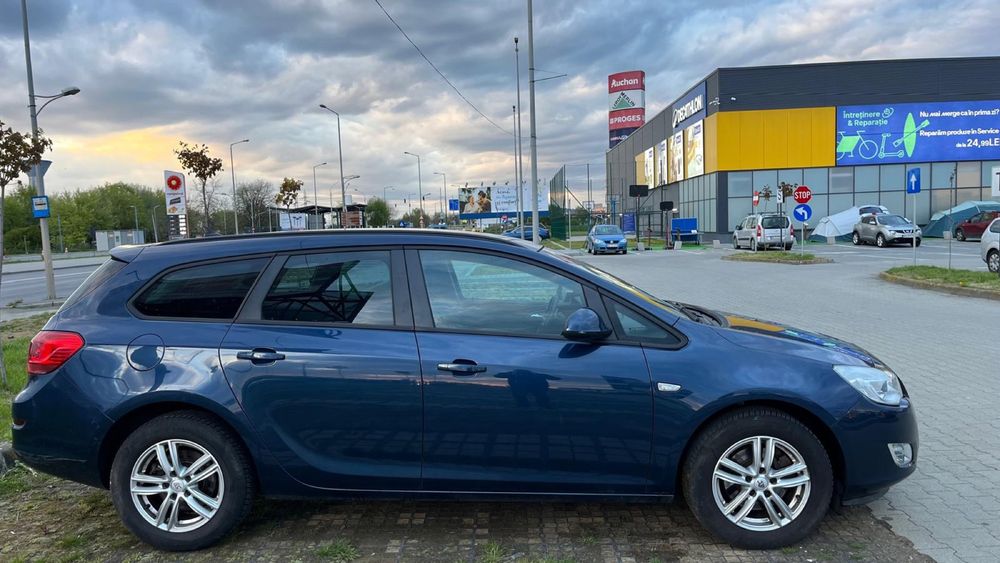 Opel Astra J Sports Tourer  1.7 CDTI - 2011 - Recent inmatriculat !