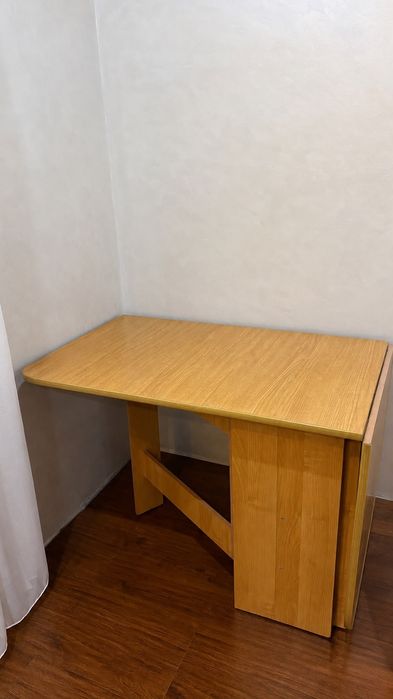Продам обеденный стол