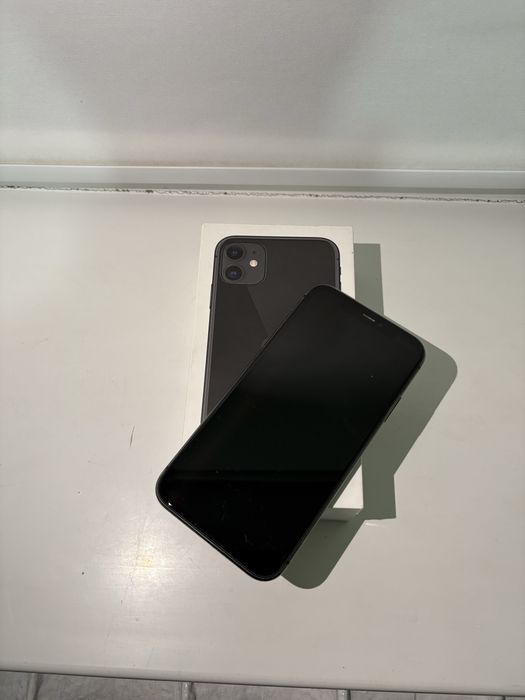 Продам 11ый айфон