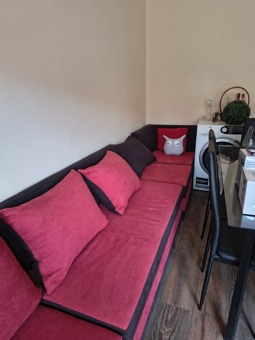 Colțar roșu cu negru