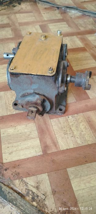 Редуктор 2в1 новый 3 миллион 40 /1,,, 100/1