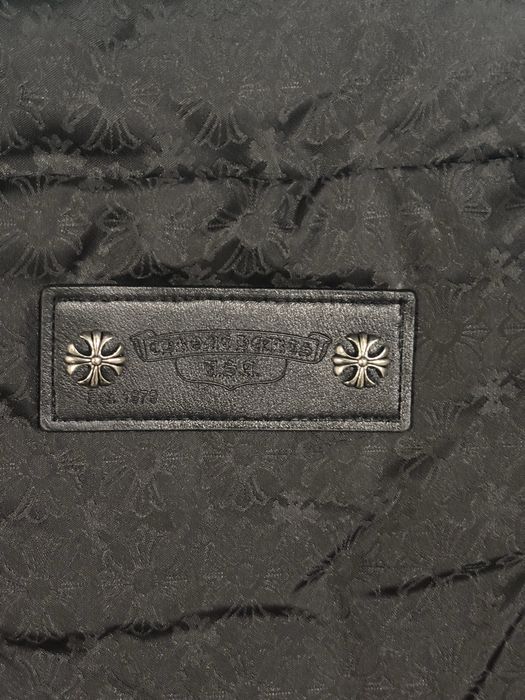 Пуховик Chrome Hearts.