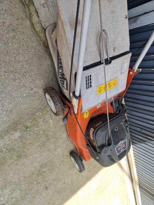 Masina de taiat iarba pe benzina EMAK motor BRIGGS 4CP CU COS PERFECTA